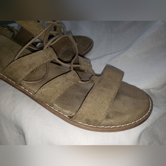 Old Navy Sandals Sz 10 - Picture 9 of 9